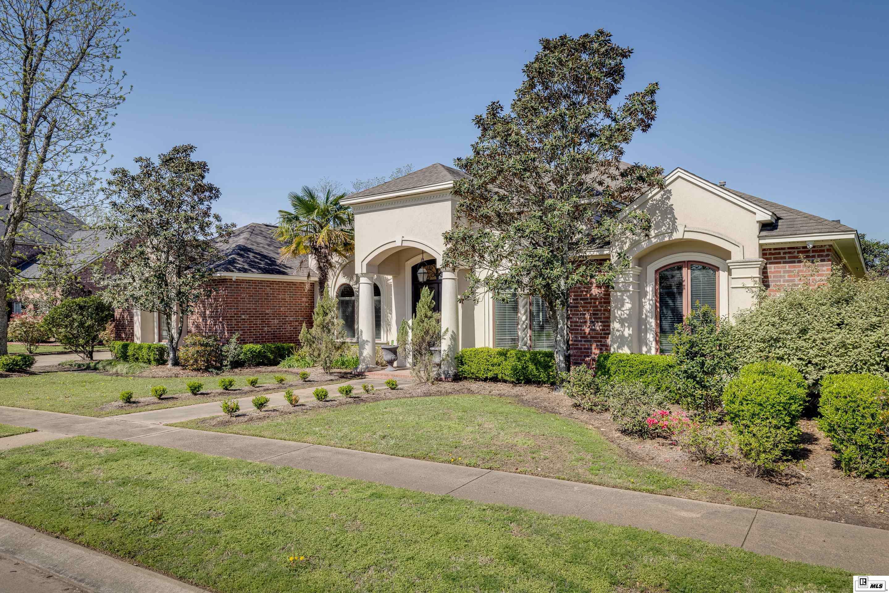Property Photo: 127 St Charles Circle LA 71203