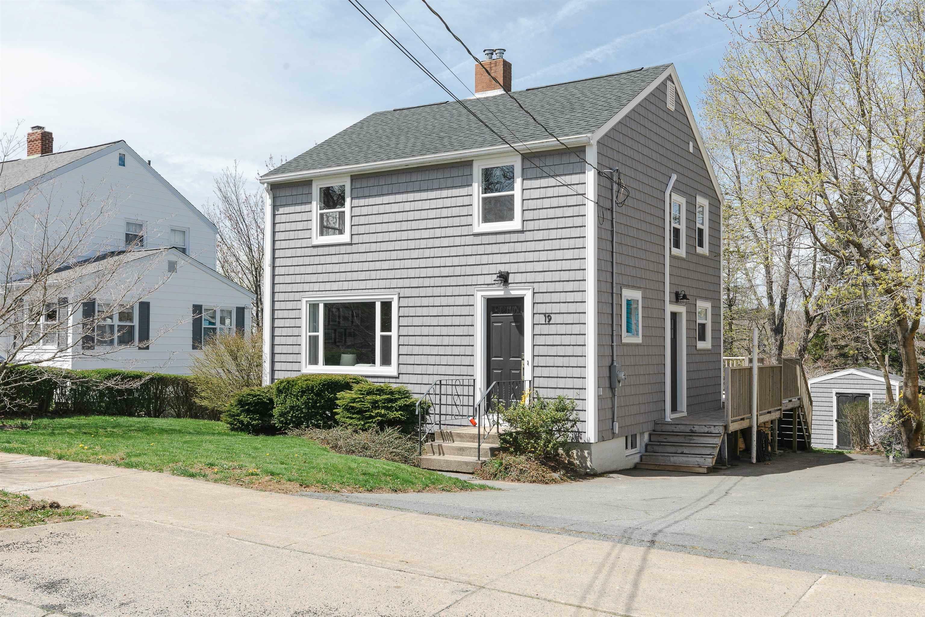 19 Canterbury Street  Dartmouth NS B2Y 1S8 photo
