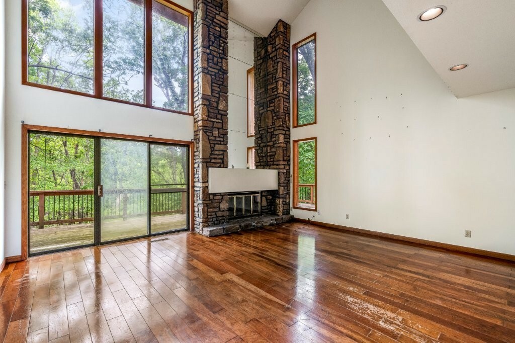 Property Photo: 117 E Woodside Lane AR 72756