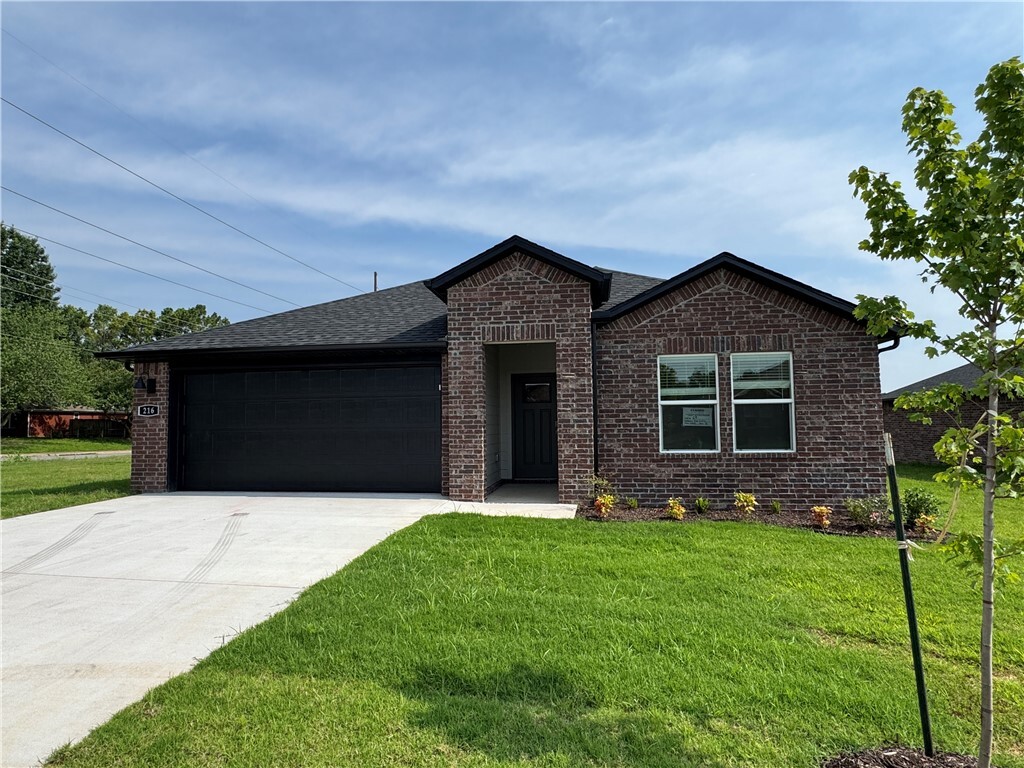 Property Photo: 216 Collie Avenue AR 72745