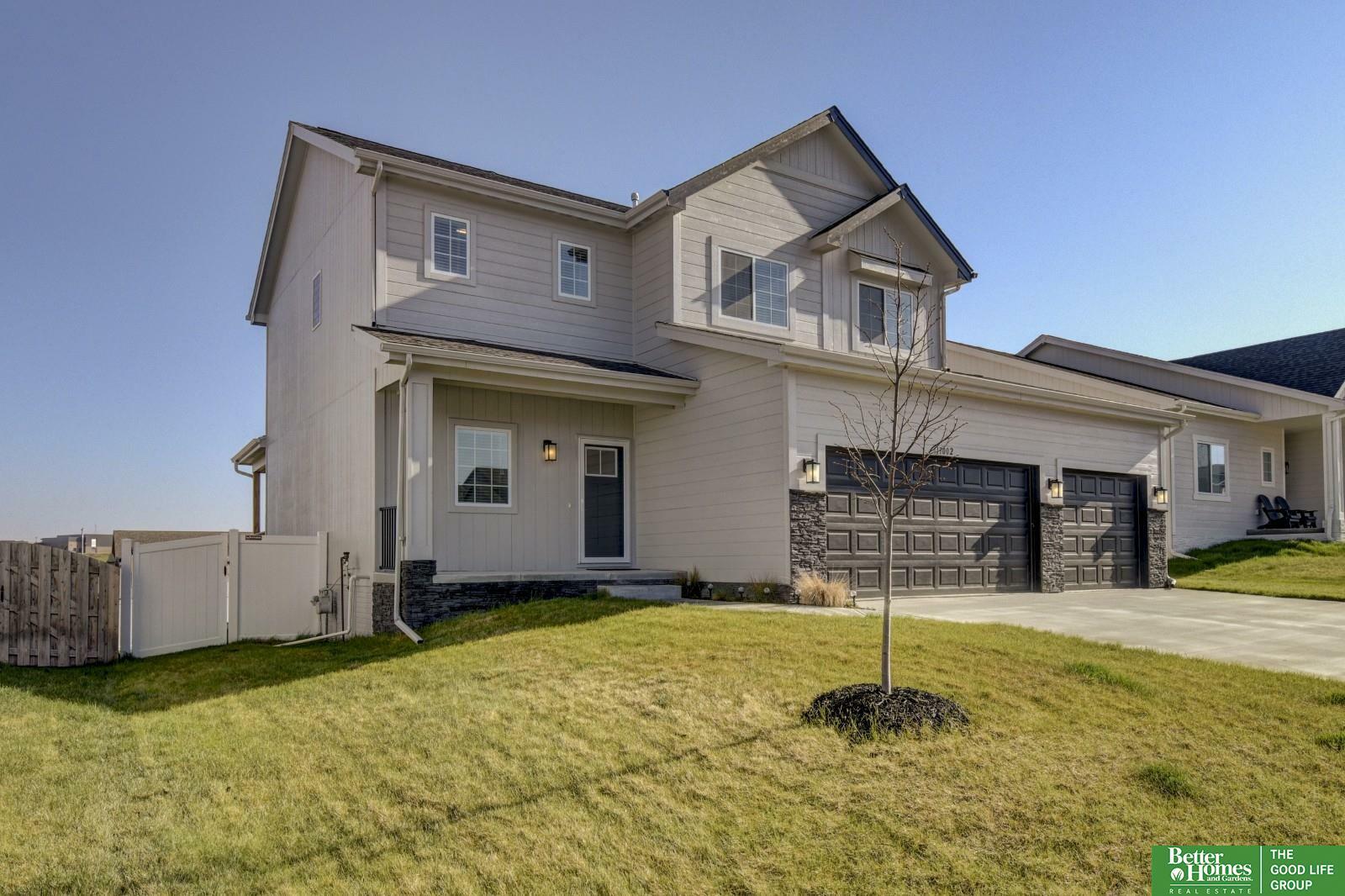 Property Photo: 17002 Huntington Avenue NE 68116