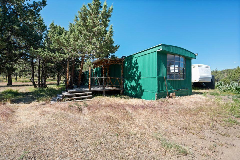 Property Photo: 12400 SE Cotton Tail Lane OR 97754