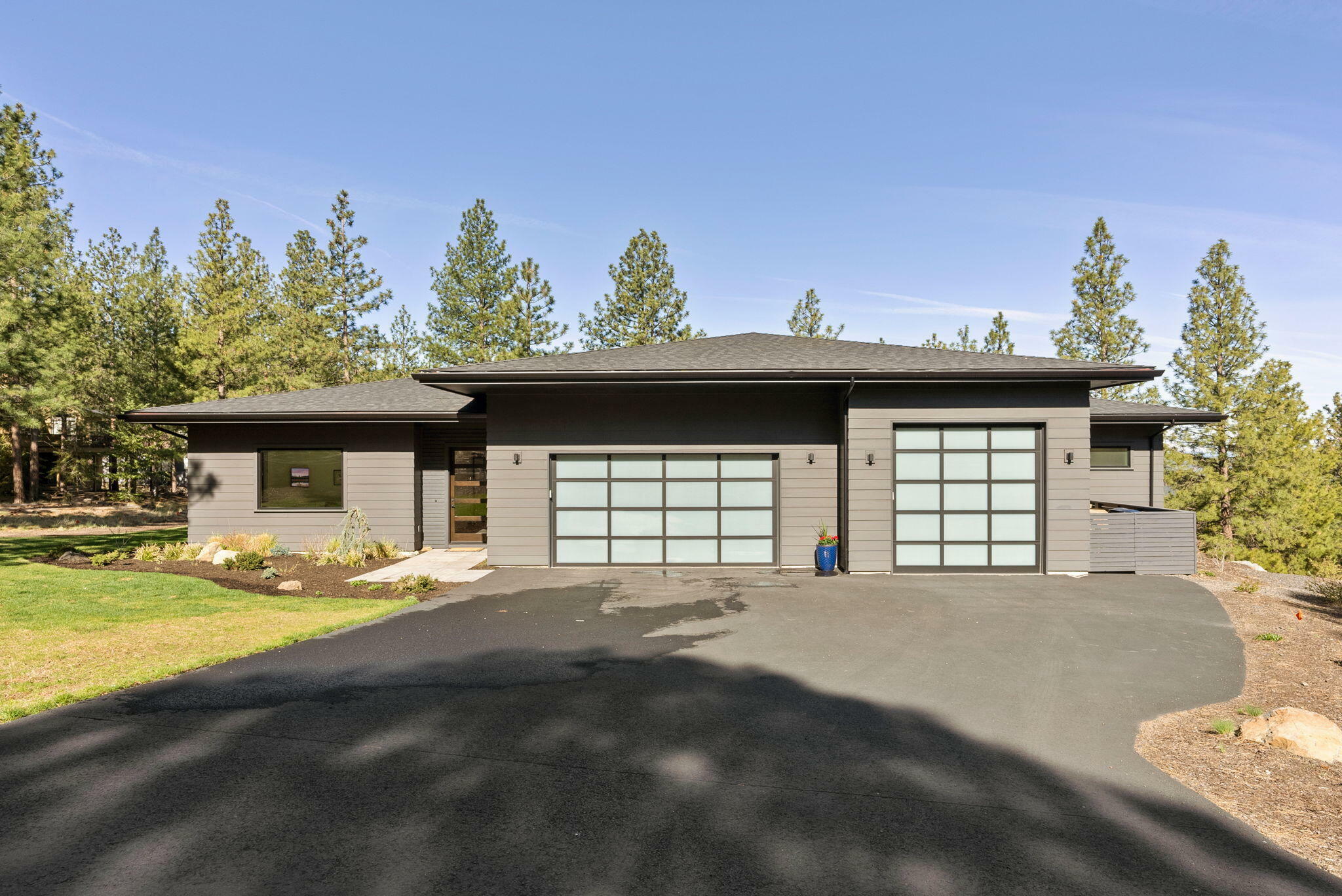 Property Photo: 3039 NW Winslow Drive OR 97703