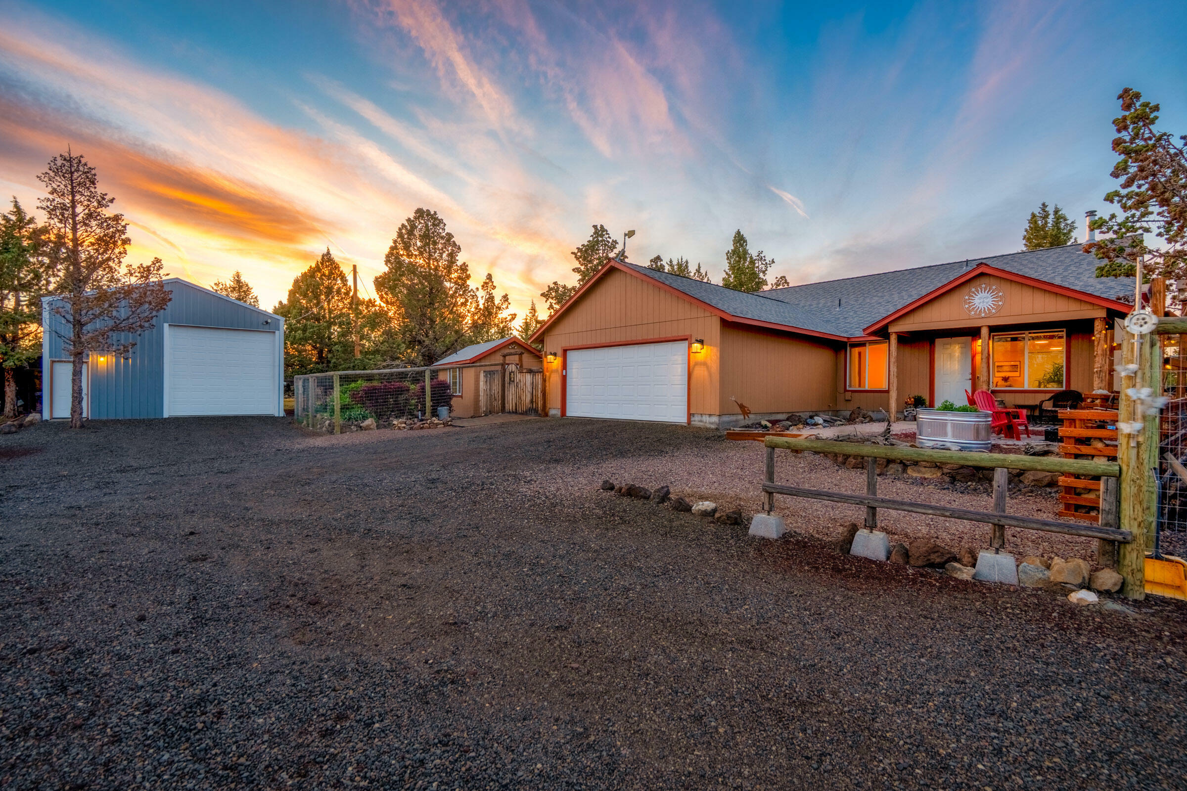 Property Photo: 13562 SW Peninsula Drive OR 97760