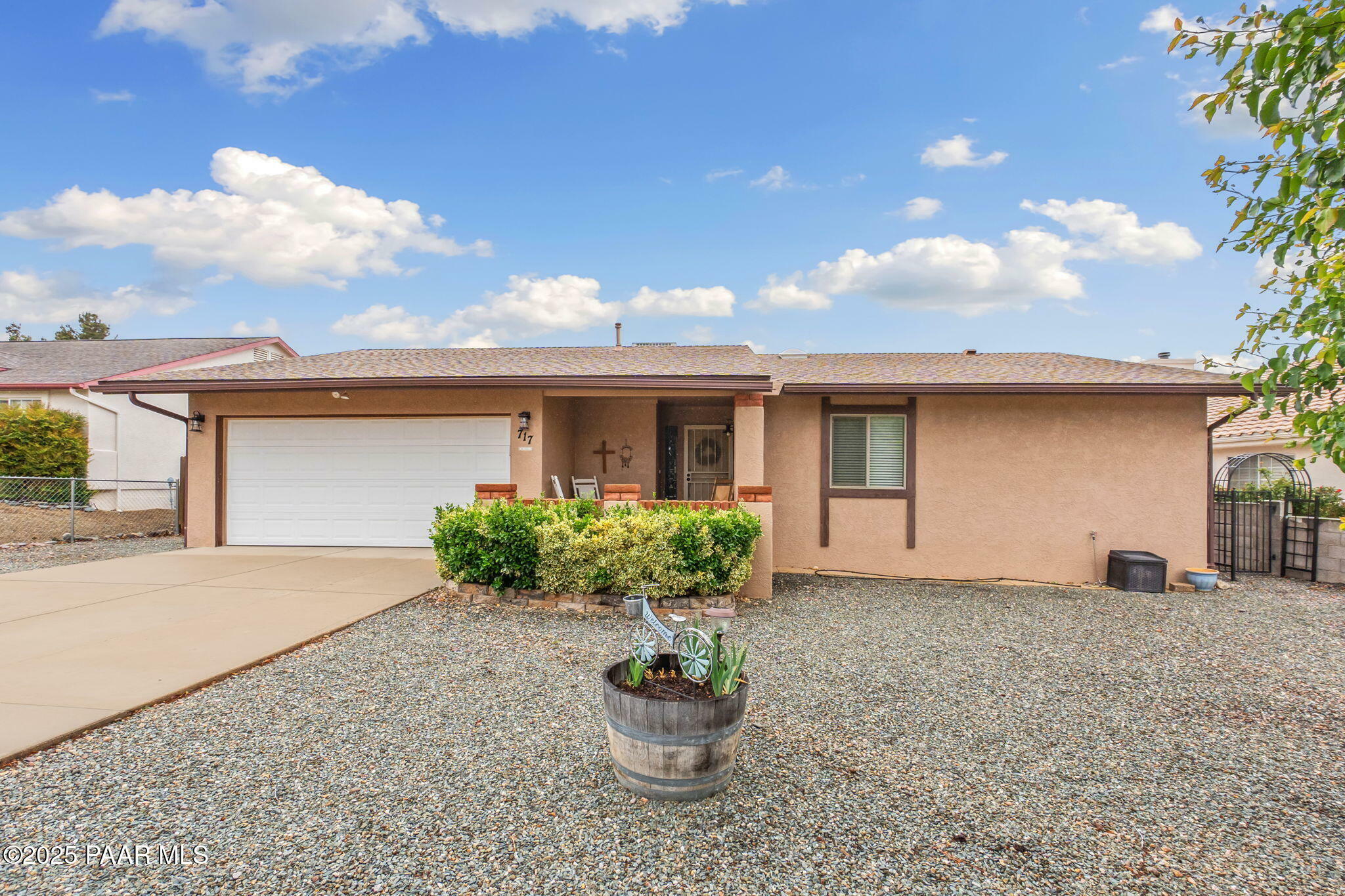 Property Photo: 717 N Old Chisholm Trl AZ 86327