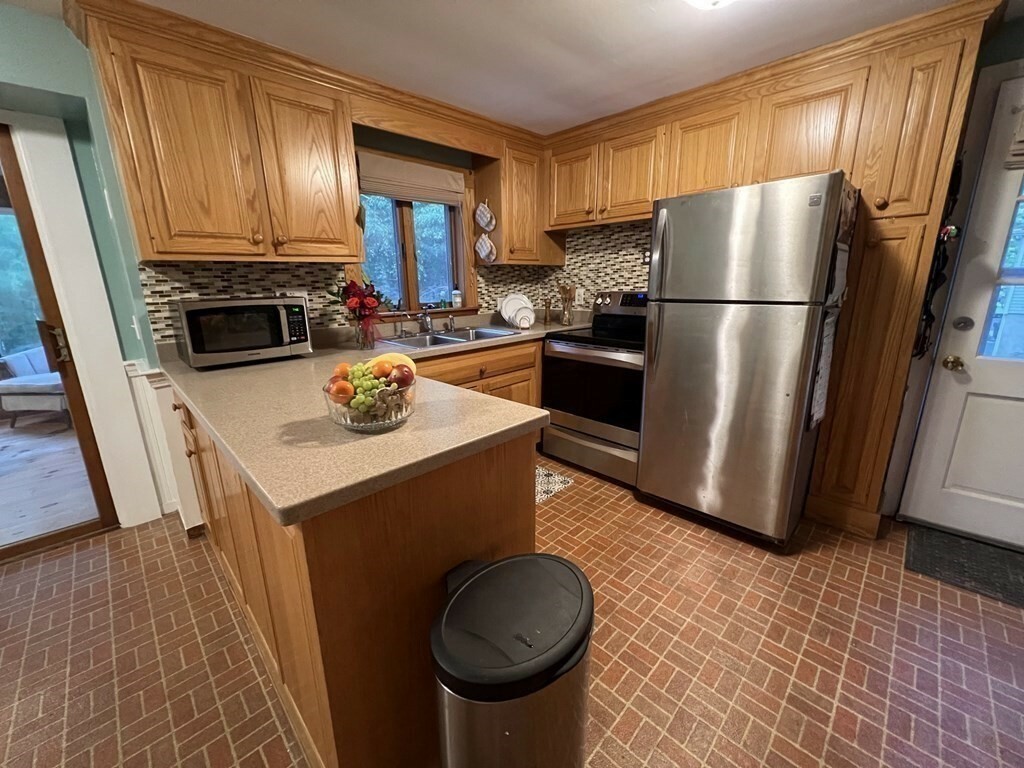 Property Photo: 91 Hilldale Rd MA 01721