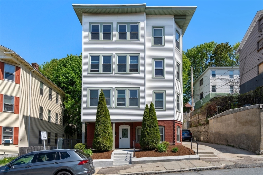 Property Photo: 31 Chrome St MA 01604