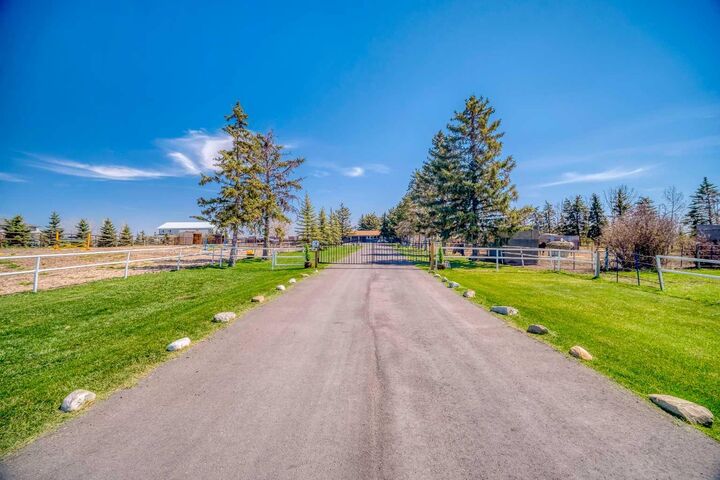 Property Photo: 354142 48 Avenue E AB T1S 0R3