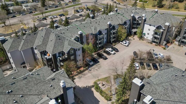 Property Photo: 10 Sierra Morena Mews SW 218 AB T3H 3K7