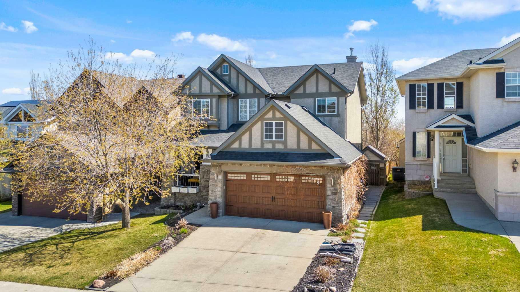 87 Cougar Ridge Heights SW  Calgary AB T3H 4X5 photo