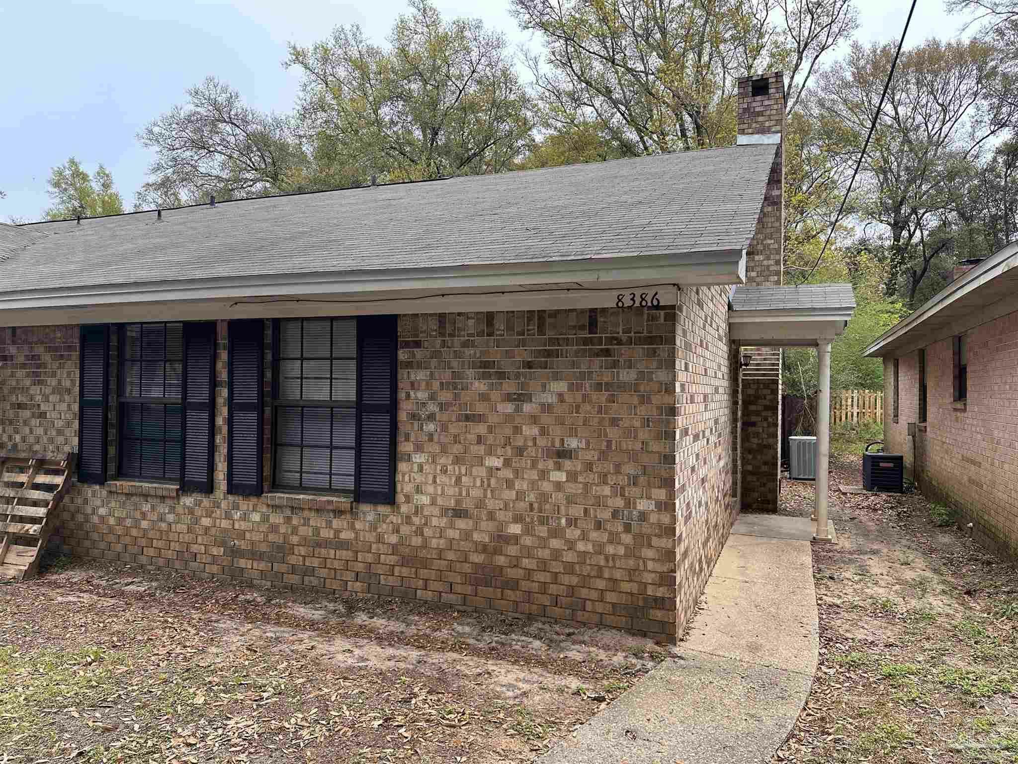 Property Photo: 8386 Carl Dean St FL 32514