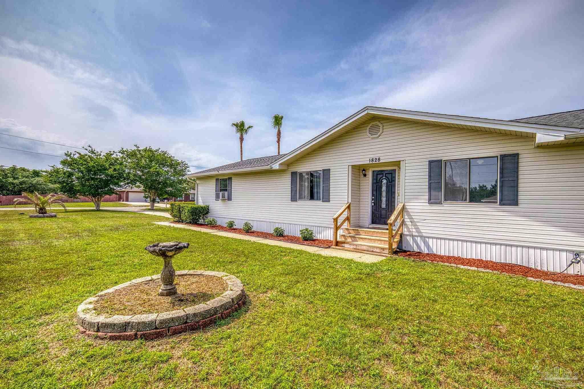 Property Photo: 1828 Sundown Dr FL 32566