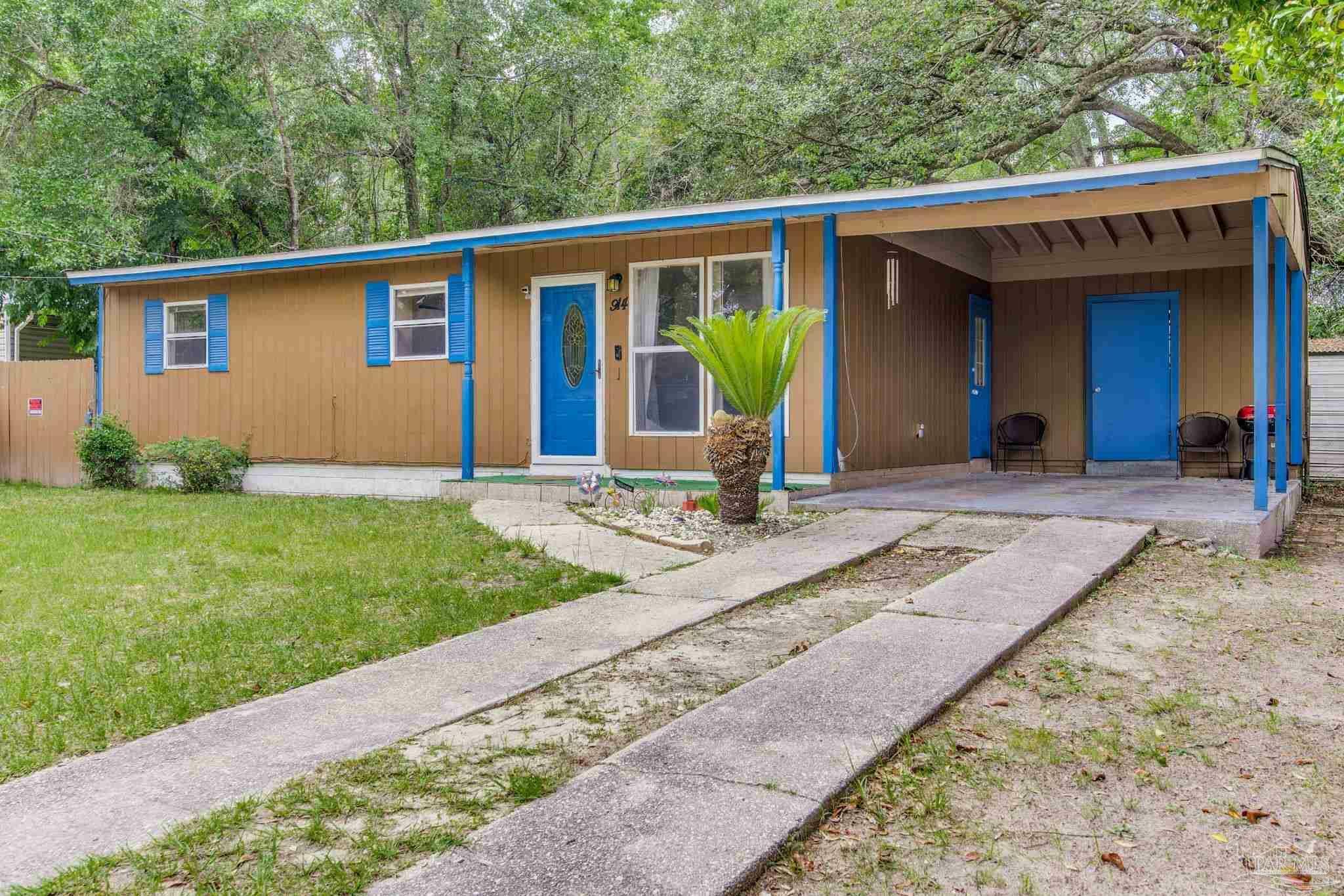 Property Photo: 914 Lucerne Ave FL 32505