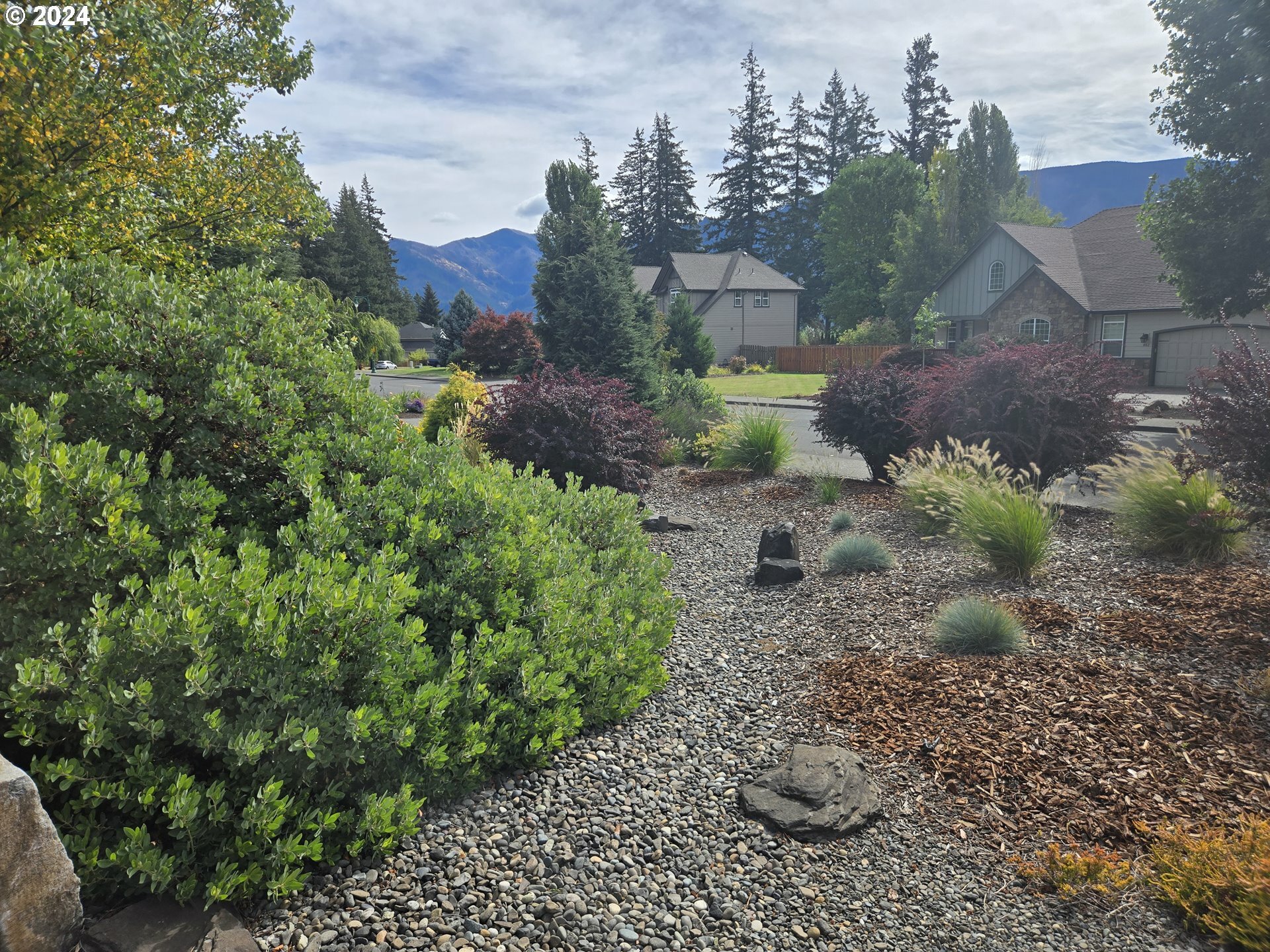 Property Photo: 899 NW Angel Heights Rd WA 98648