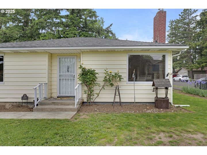 Property Photo:  2309 SE 135th Ave  OR 97233 