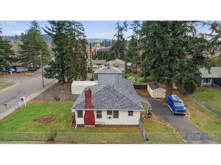 Property Photo:  2309 SE 135th Ave  OR 97233 