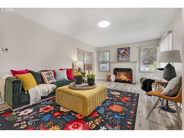 Property Photo:  2309 SE 135th Ave  OR 97233 