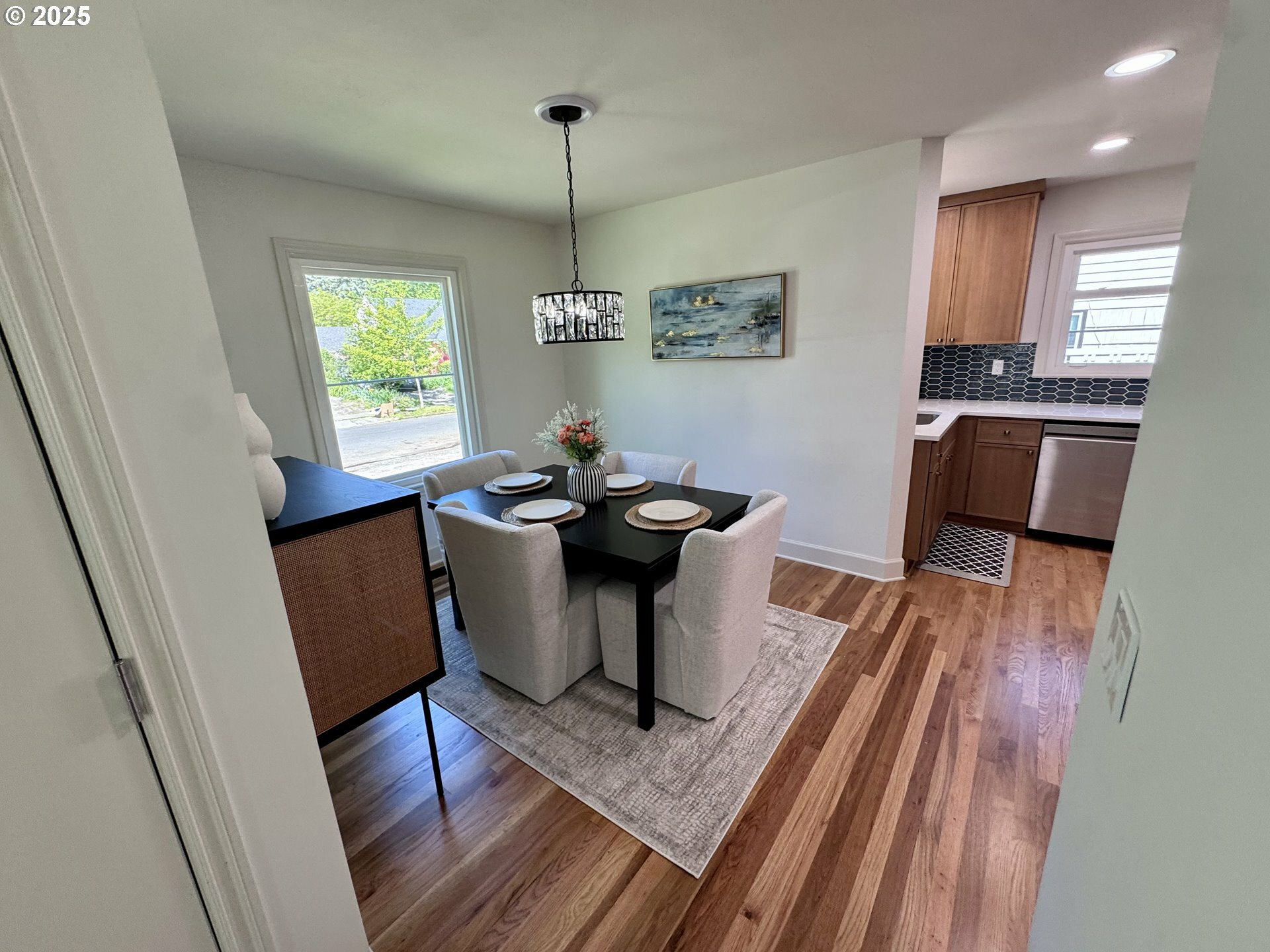 Property Photo: 7058 N Wellesley Ave OR 97203