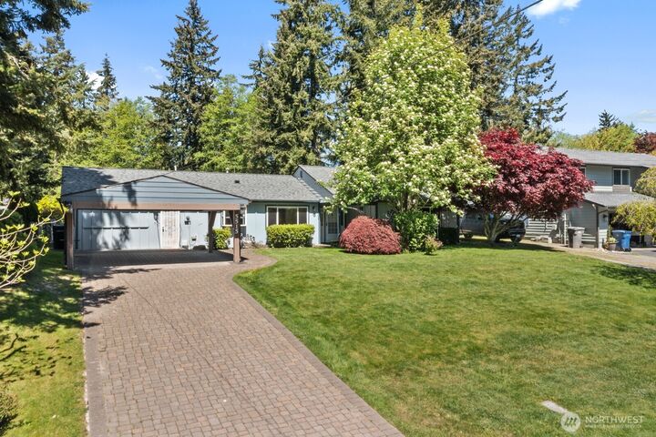 Property Photo: 5515 143rd Street SW WA 98026