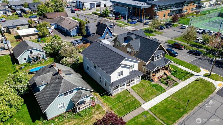 Property Photo:  2104  Ellis Street  WA 98225 