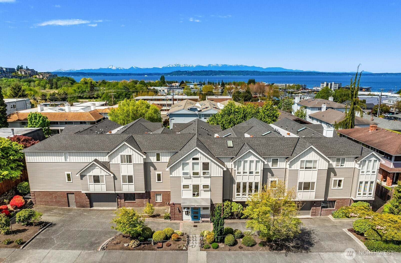 Property Photo: 232 4th Avenue S 206 WA 98020
