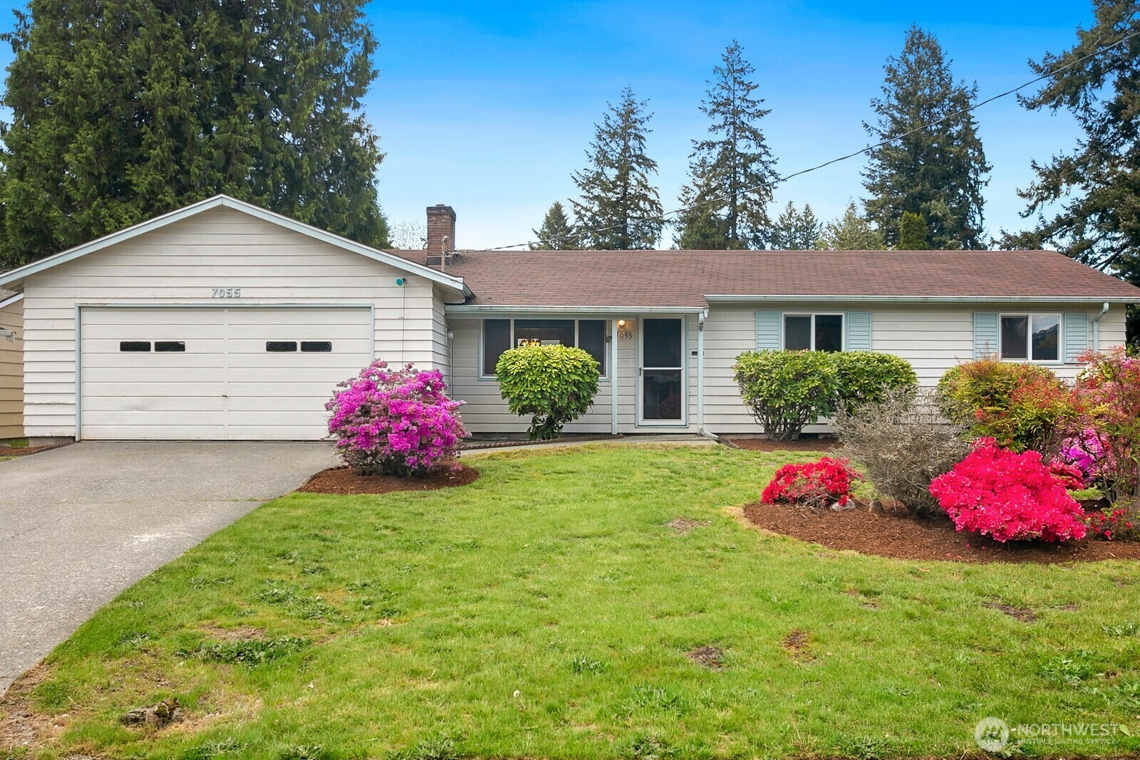 Property Photo: 7055 123rd Avenue SE WA 98056