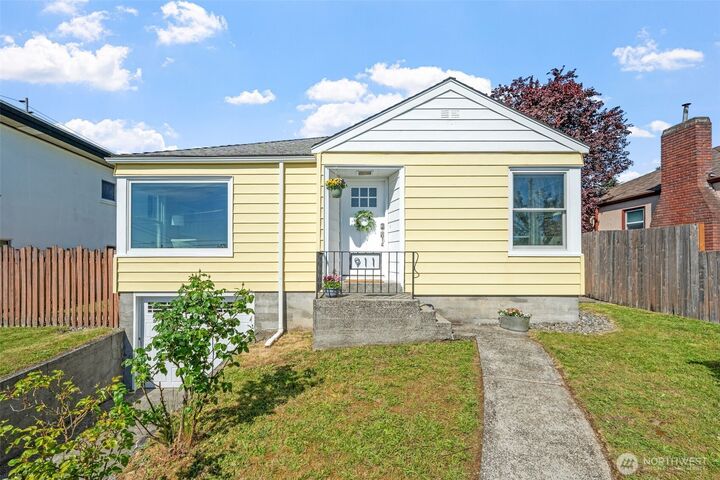 Property Photo:  911  Ford Avenue  WA 98312 
