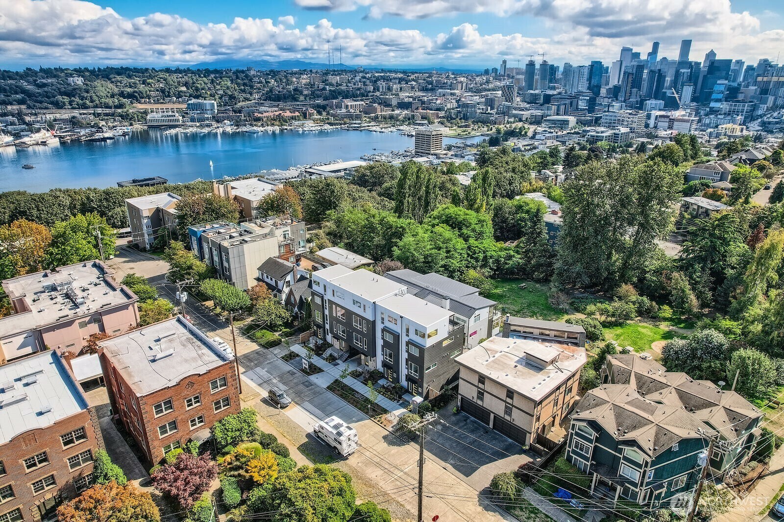 511  Howe Street B  Seattle WA 98109 photo