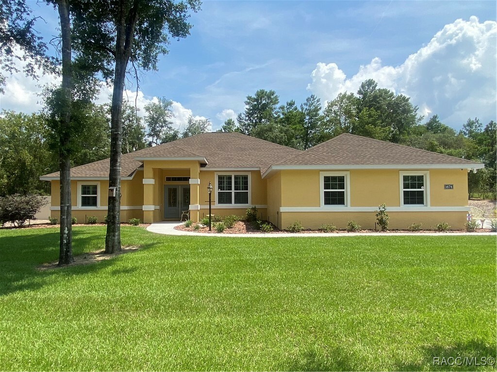 Property Photo: 1674 E Westgate Lane FL 34442