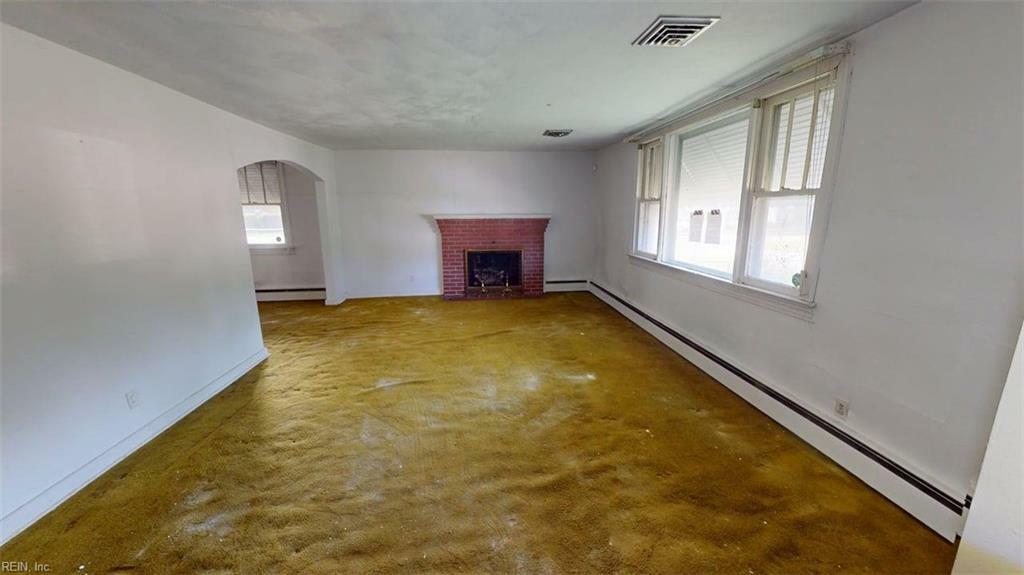 Property Photo: 1233 Transylvania Ave VA 23324