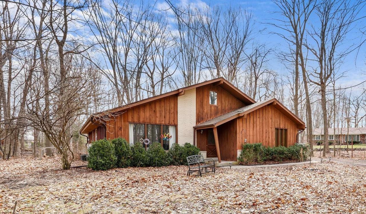 Property Photo:  W209n13470 Robinhood Drive  WI 53076 