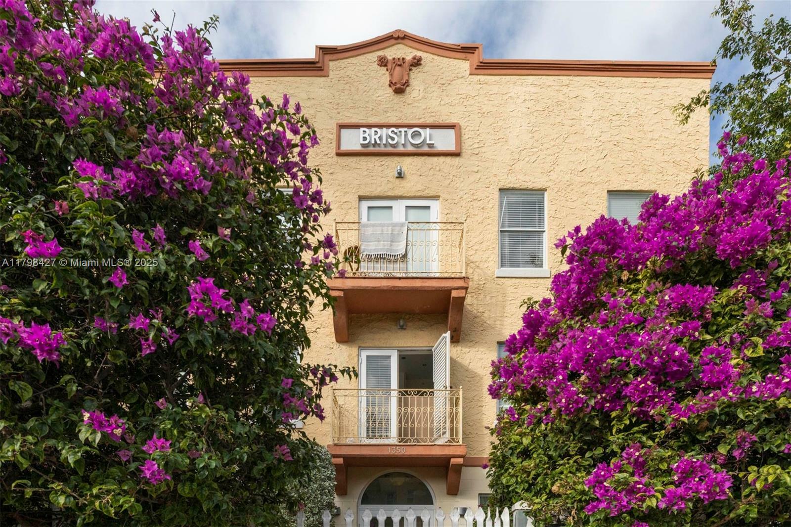 Property Photo: 1350 Pennsylvania Ave 104 FL 33139