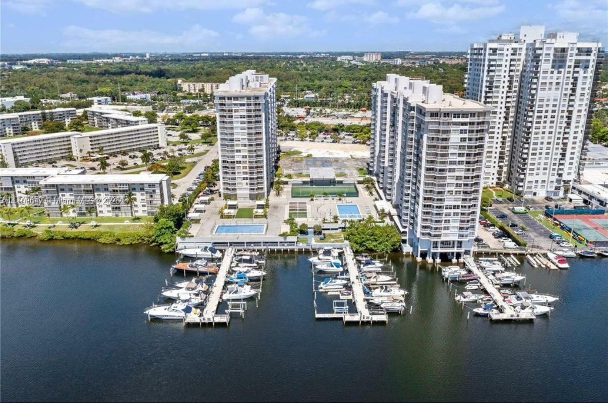 Property Photo: 18071 Biscayne Blvd 804 FL 33160