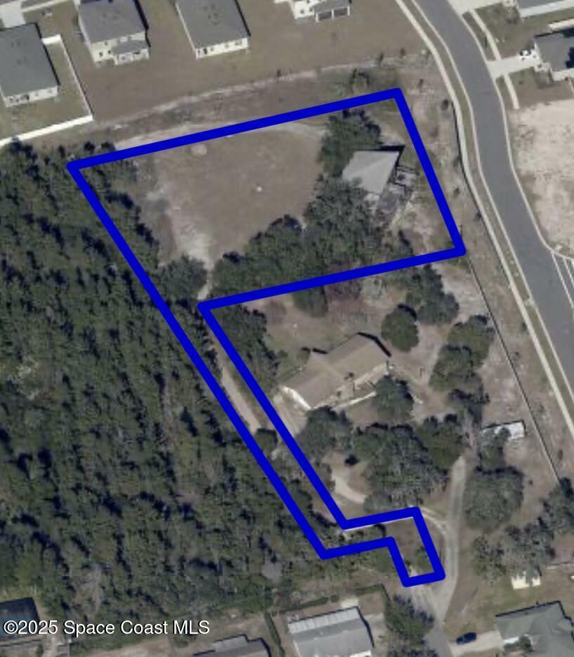 Property Photo: 505 Lakeview Avenue FL 32796