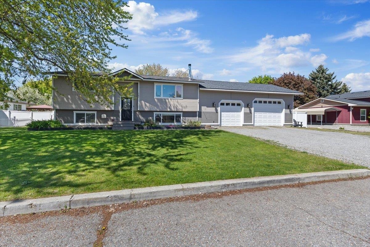 Property Photo: 5021 N Farmfield Rd WA 99025