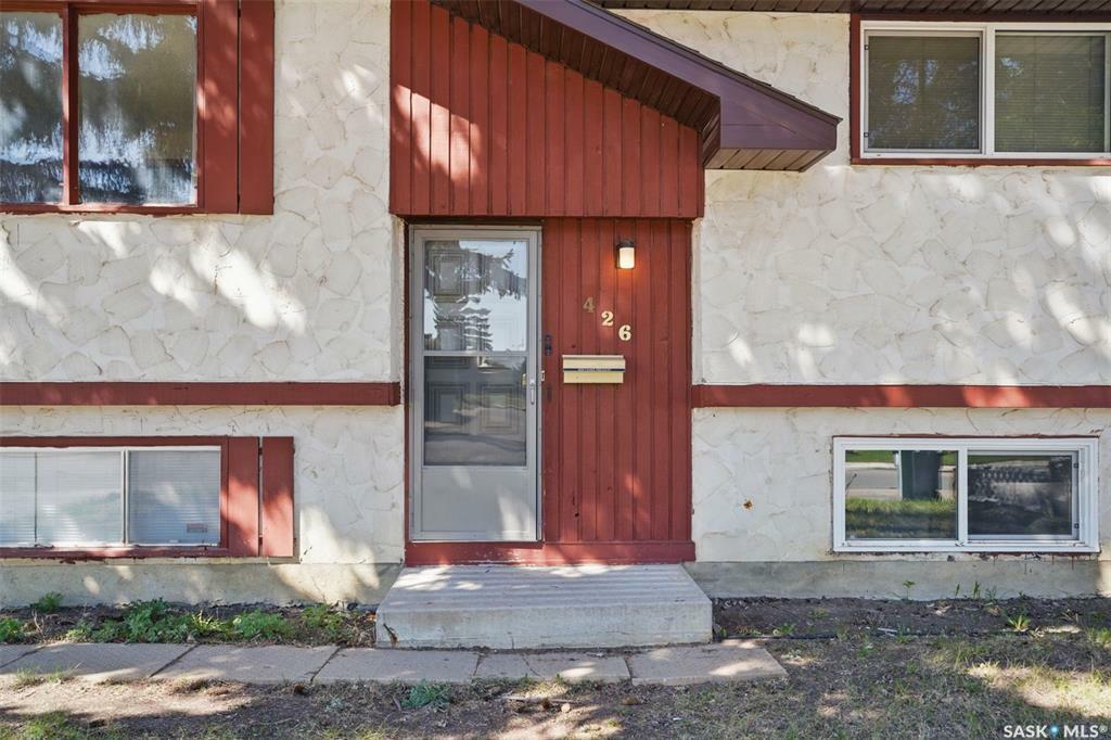Property Photo: 426 Fisher Crescent SK S7L 5E3