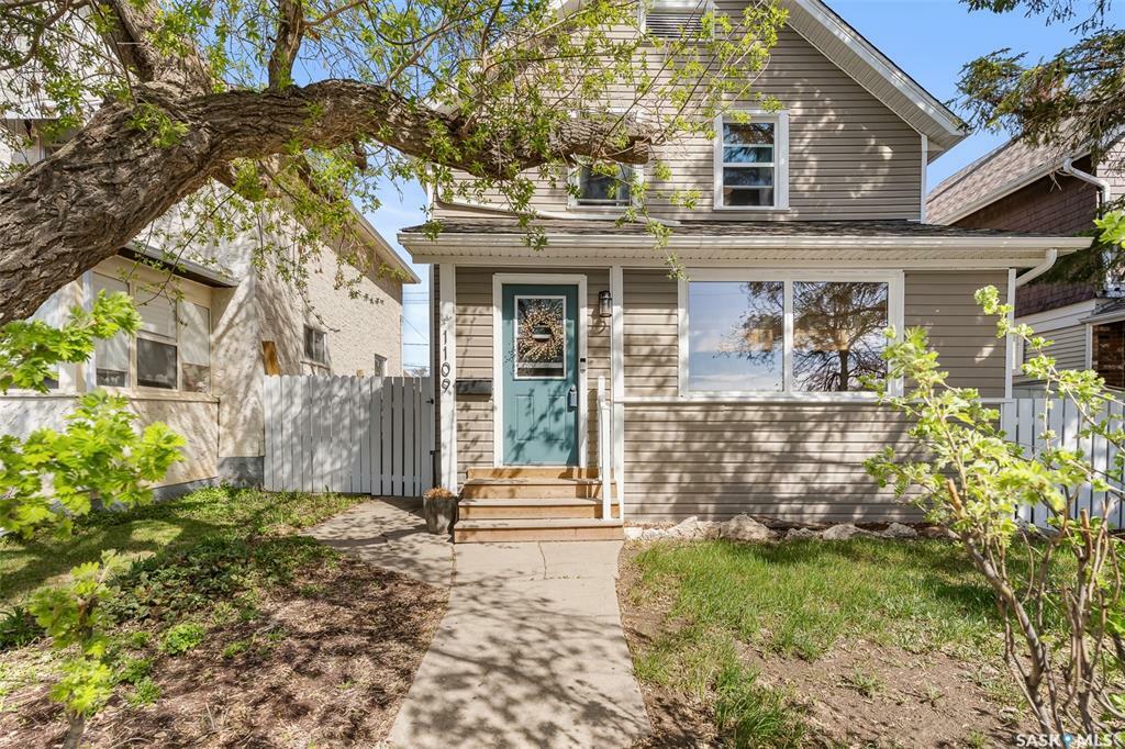Property Photo: 1109 5th Avenue NW SK S6H 3Y6