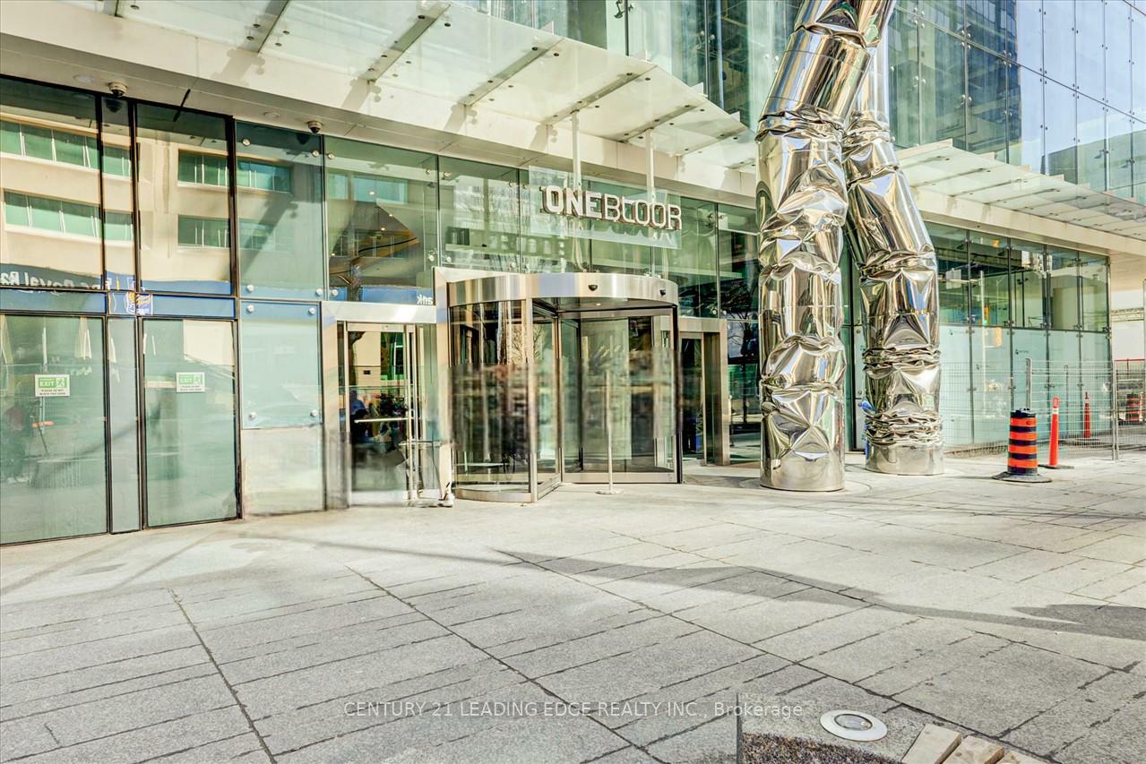 Property Photo: 1 Bloor Street E 3308 ON M4W 0A8