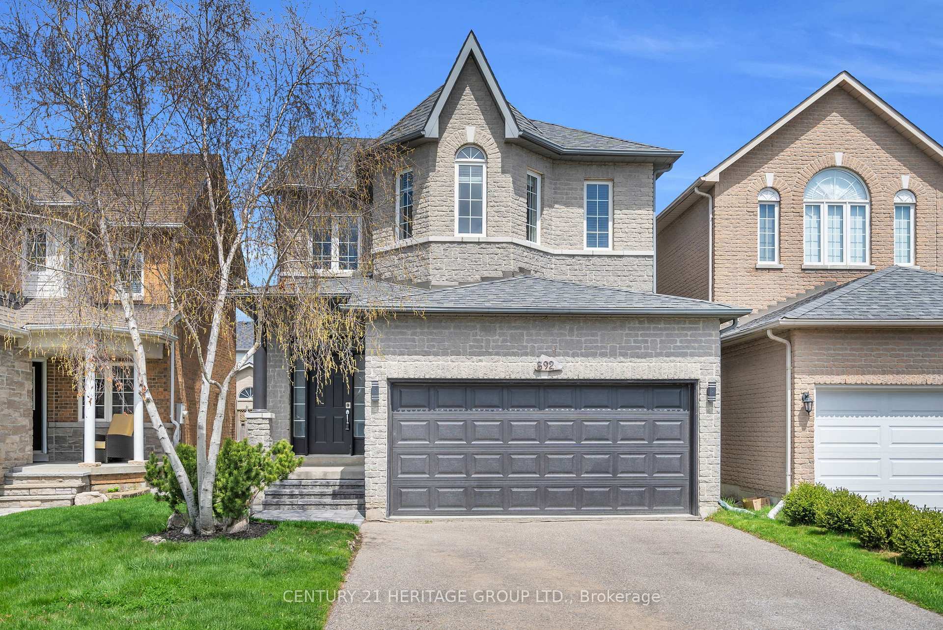 Photo de la propriété: 592 Heddle Crescent ON L3X 2J5