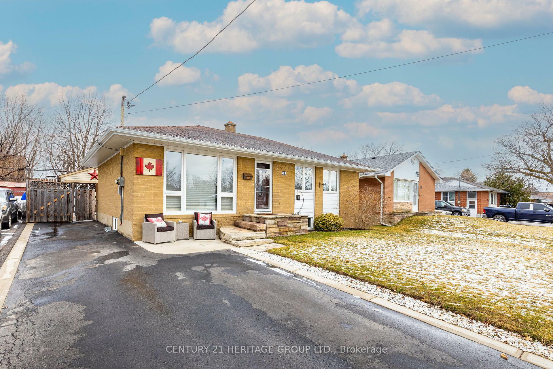 Property Photo: 87 Prince Charles Drive ON L7G 3V5