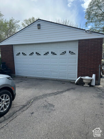 Property Photo:  624 E 11900 S  UT 84020 