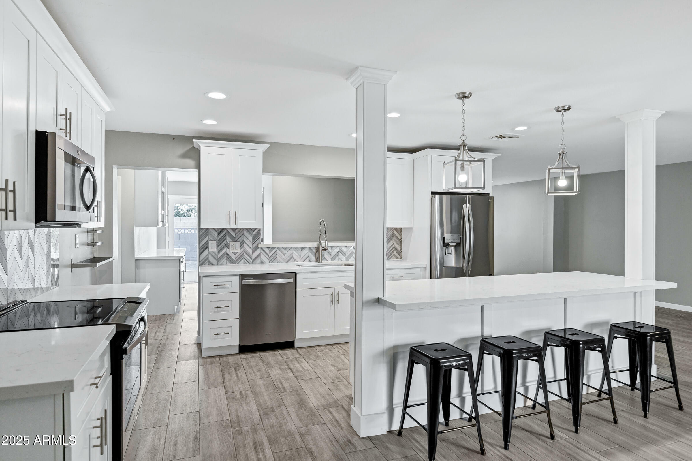 Property Photo: 3046 E Glenrosa Avenue AZ 85016
