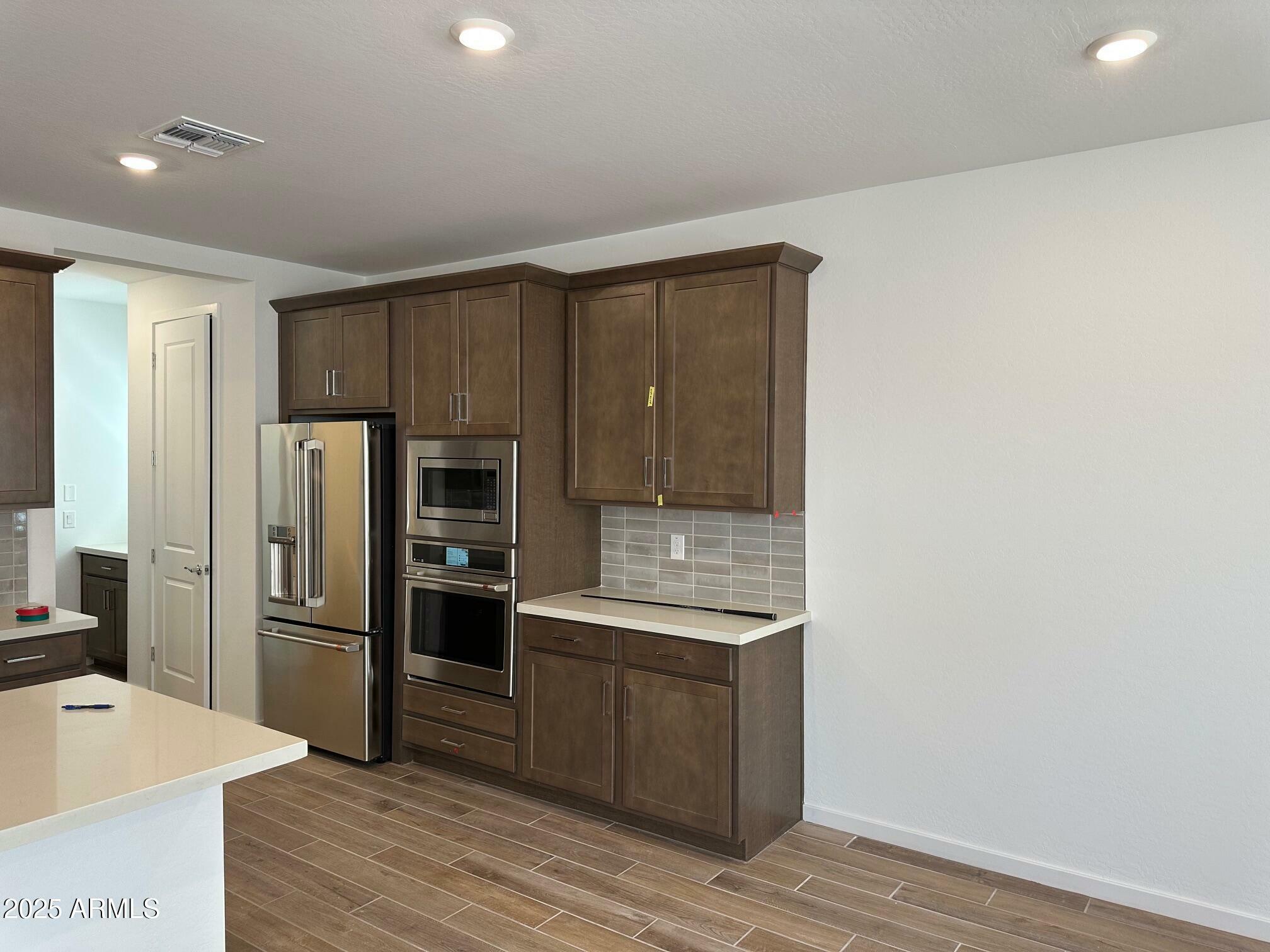 Property Photo: 2468 W Rowel Road AZ 85085