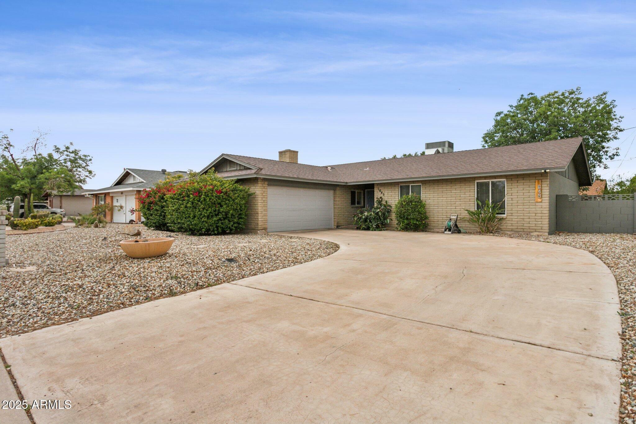 Property Photo:  1649 W Royal Palm Road  AZ 85021 