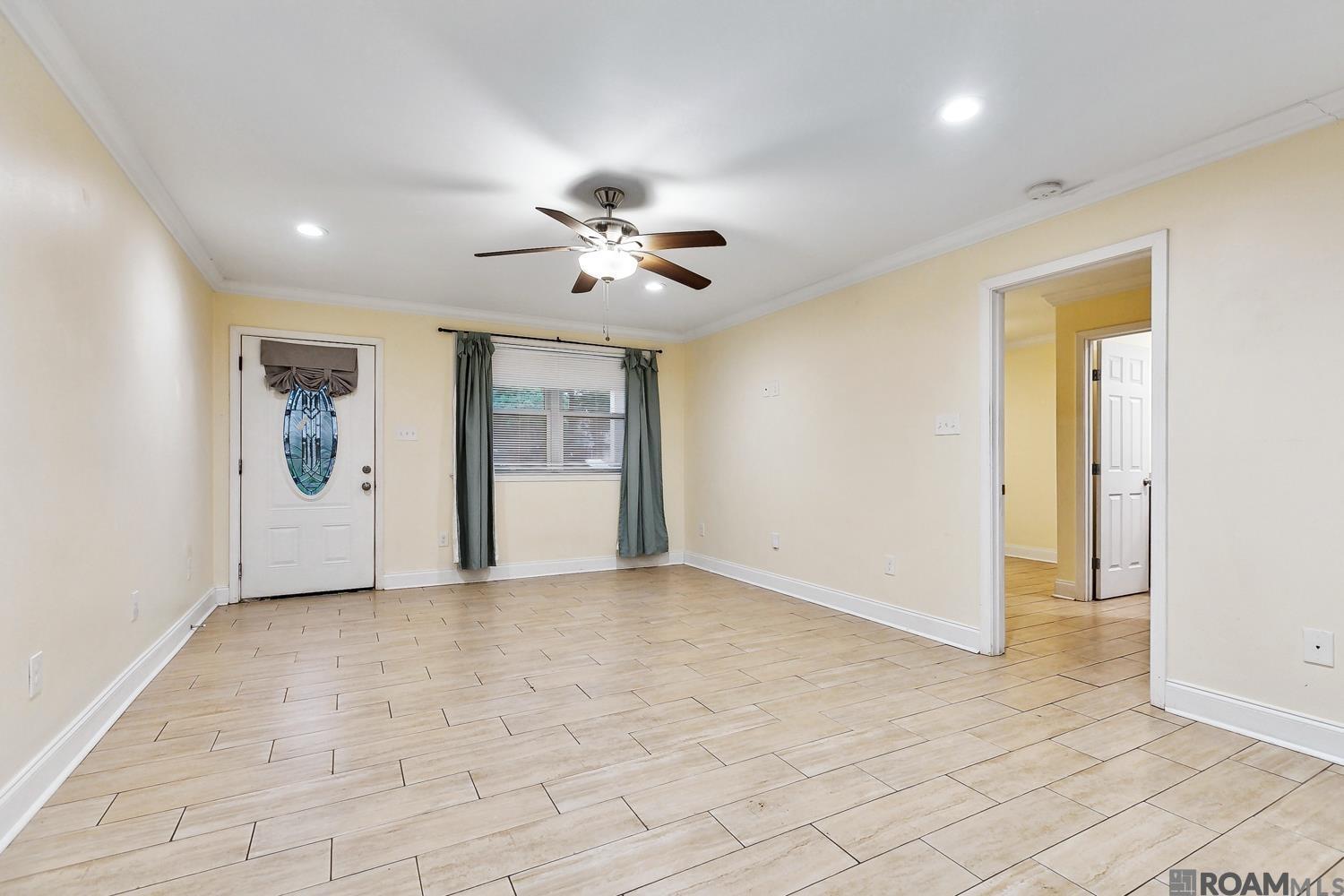 Property Photo: 2254 Carolyn Ave LA 70726