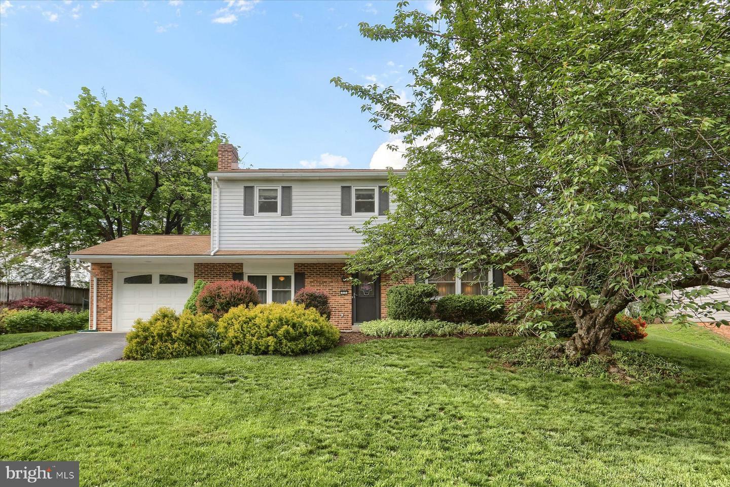 Property Photo: 515 Park Hills Drive PA 17055