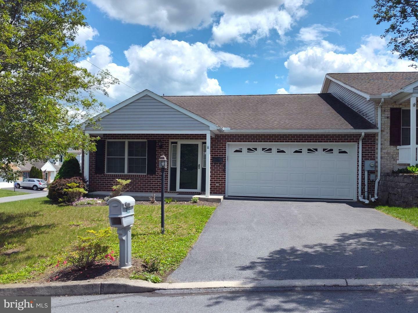 702 Fir Spring Drive  Waynesboro PA 17268 photo