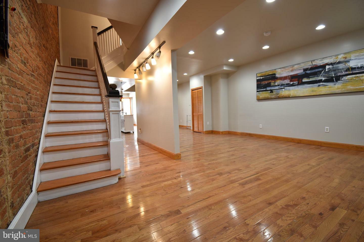Property Photo: 620 Princeton Place NW DC 20010