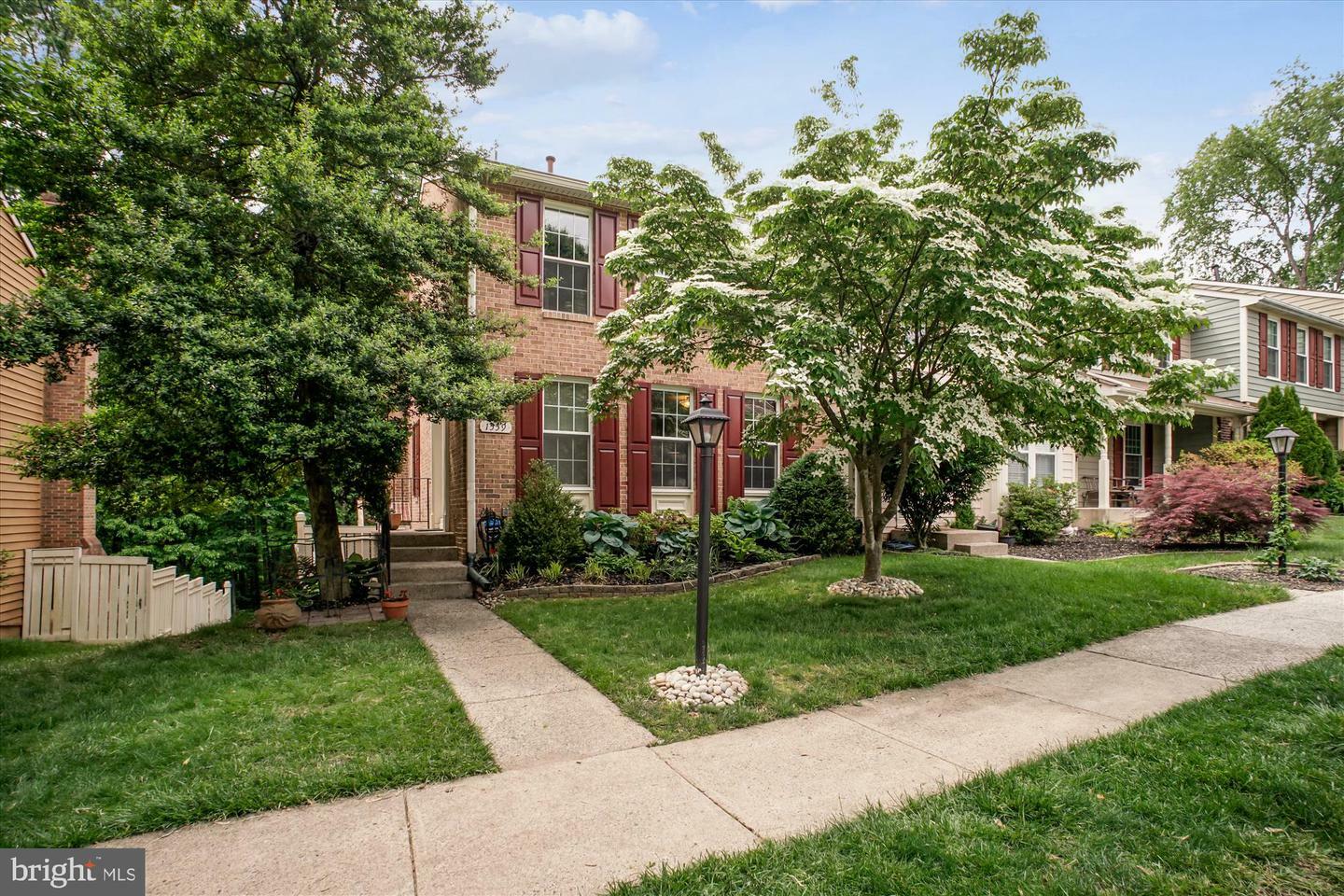 Property Photo: 1559 Autumn Ridge Circle VA 20194