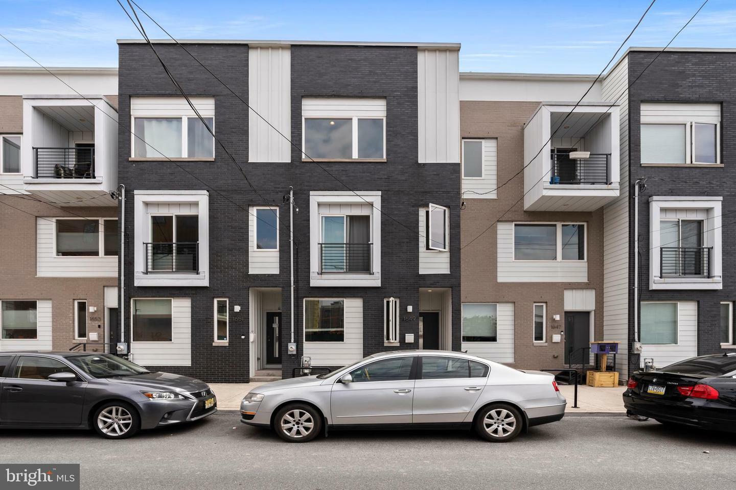 1649 N Randolph Street  Philadelphia PA 19122 photo